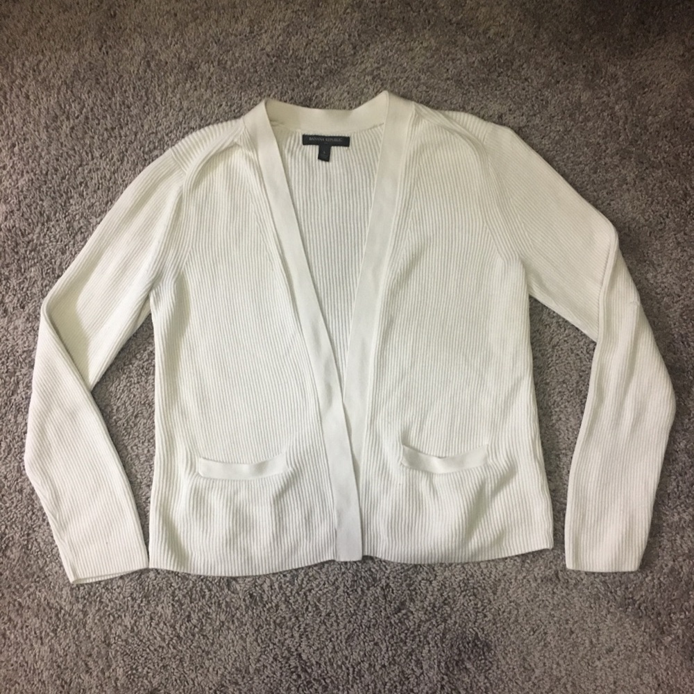 Cream white Banana Republic sweater